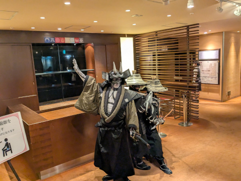 ロビーでは時間遡行軍の皆さんがファンサービス